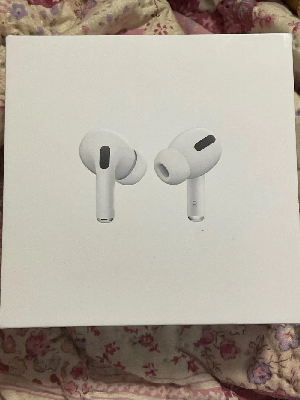 USED 2021 Apple AirPods Pro with wireless charging case (MWP22AM/A)